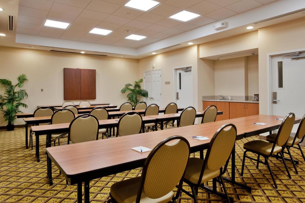 Candlewood Suites Norfolk Airport By Ihg Exterior photo