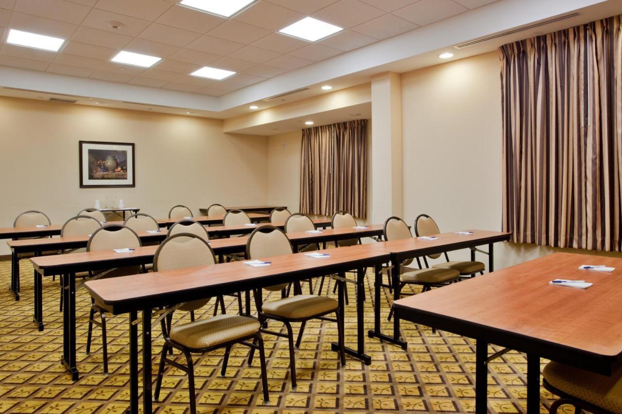 Candlewood Suites Norfolk Airport By Ihg Exterior photo